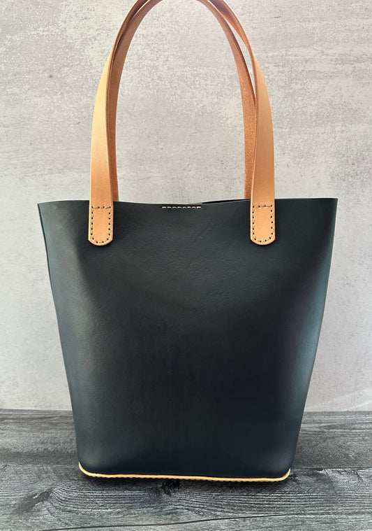 Market Tote-Navy and Natural